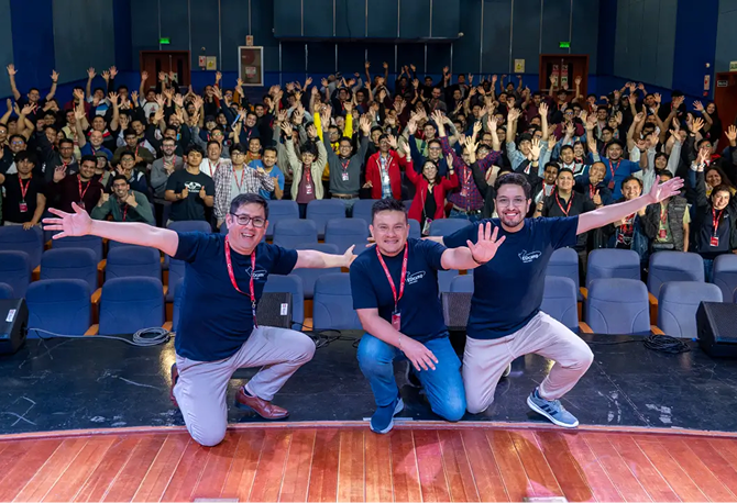 10 años formando profesionales en tecnología
